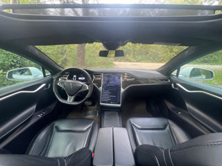 Tesla Model S foto 2