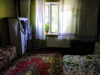 Se vinde apartament cu 2 odai , locativ cu o amplasare foarte buna , 57m.p. cu incalzire autonoma , foto 4