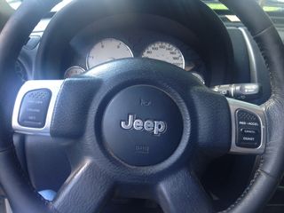 Jeep Grand Cherokee foto 4