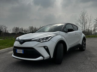 Toyota C-HR foto 1