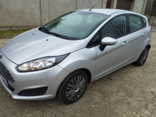 Ford Fiesta foto 2