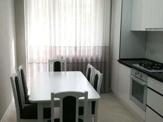 Se dă în chirie apartament cu 2 odăi, Str. Natalia Gheorghiu 30, 400 € foto 4