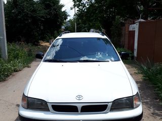 Toyota Carina foto 3