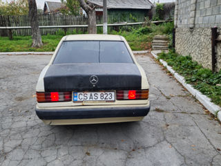 Mercedes 190 foto 3