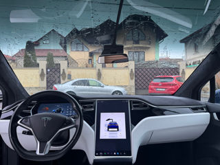 Tesla Model X foto 7