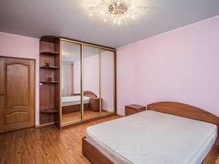 Apartament cu 4 camere, 130 m², Centru, Chișinău foto 3