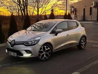 Renault Clio foto 1