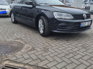 Volkswagen Jetta foto 8