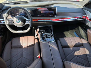 BMW 7 Series foto 8