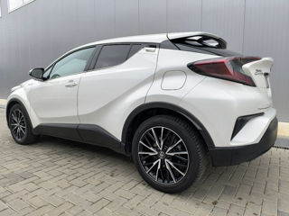 Toyota C-HR foto 6