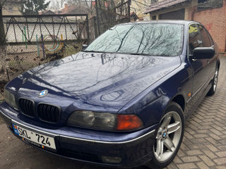 BMW 5 Series foto 2