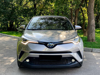 Toyota C-HR foto 2