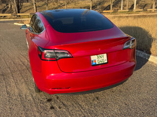 Tesla Model 3 foto 6