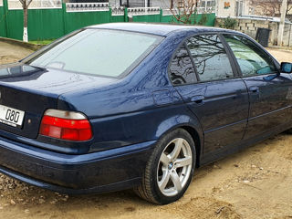 BMW 5 Series foto 4