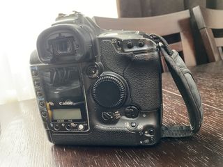Canon 1D Mark II body, + baterii, incarcator foto 4