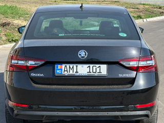 Skoda Superb foto 4