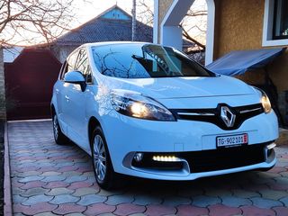 Renault Grand Scenic foto 1