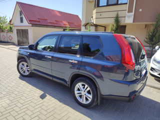 Nissan X-Trail foto 2