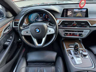 BMW 7 Series foto 11