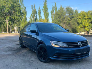 Volkswagen Jetta foto 1