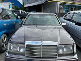 Mercedes Series (W124) foto 2