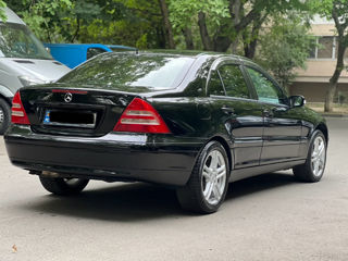 Mercedes C-Class foto 3