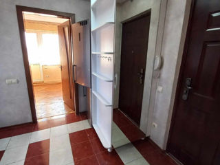 Apartament cu 2 camere, 56 m², Botanica, Chișinău foto 4