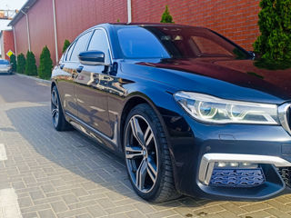 BMW 7 Series foto 3