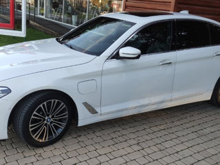 BMW 5 Series foto 7