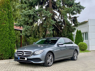 Mercedes E-Class foto 1