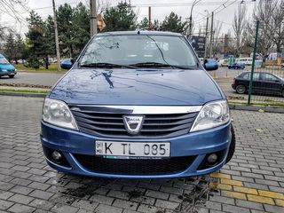 Dacia Logan foto 1