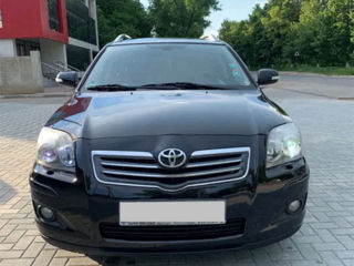 Toyota Avensis foto 1