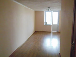 Apartament in or. Riscani nu scump foto 10