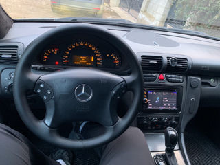 Mercedes C-Class foto 7