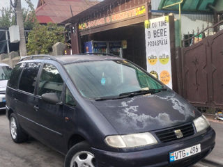 Volkswagen Sharan foto 2