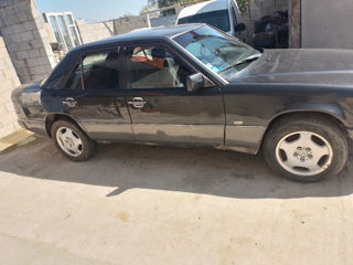 Mercedes Series (W124) foto 8