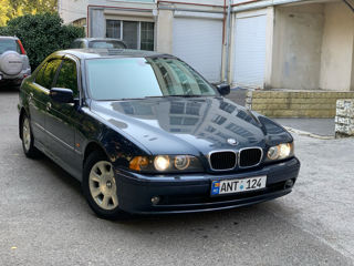 BMW 5 Series foto 1