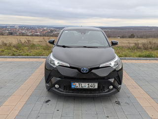 Toyota C-HR foto 2