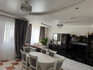 Ap. 3 cam., 105 м², 3/3 et.