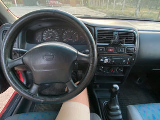 Nissan Almera foto 6