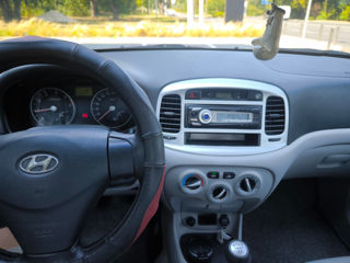 Hyundai Accent foto 9