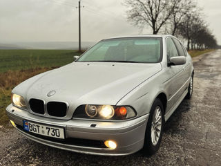 BMW 5 Series foto 4