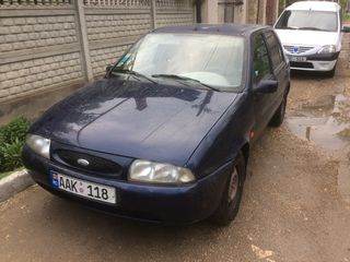 Ford Courier foto 4