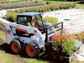 Excavator, bobcat, camioane, compactor. foto 9