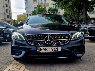 Mercedes E-Class foto 1