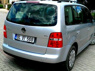 Volkswagen Touran foto 8