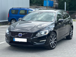 Volvo V60 фото 0