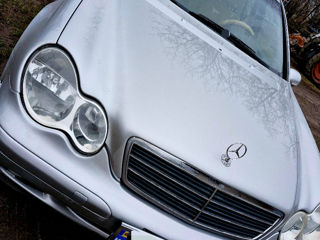 Mercedes C-Class foto 7