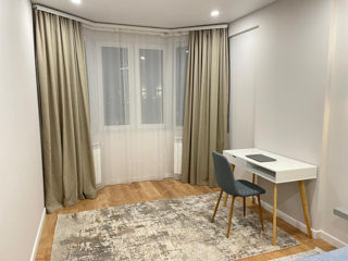 Apartament cu 2 camere, 56 m², Centru, Chișinău foto 2