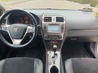 Toyota Avensis foto 15